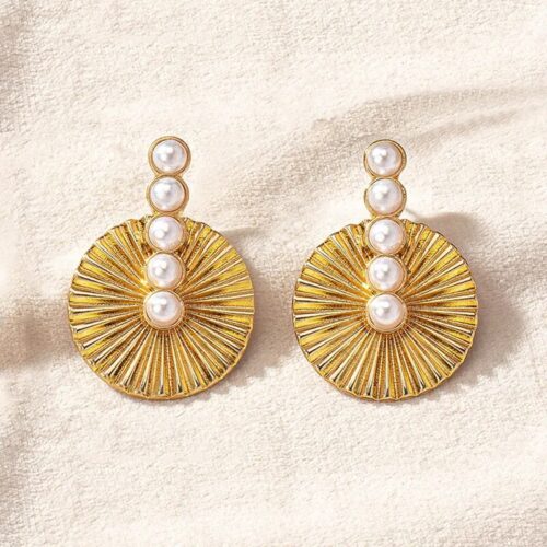 Pavie <strong>Kryptonity</strong> Earrings are  <strong>Made of premium stainless steel</strong>, so won’t tarnish! Create your own<strong> Kryptonity</strong> jewelry combinations to create your style and enrich your Outfits! Available in Gold / Silver. Earrings sold in pairs (2 earrings) Don't hesitate to tag us on Instagram to show us your beautiful outfits! <strong>@kryptonity-official</strong>